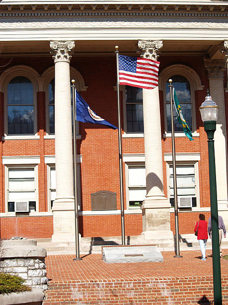 istock Court House 139872799