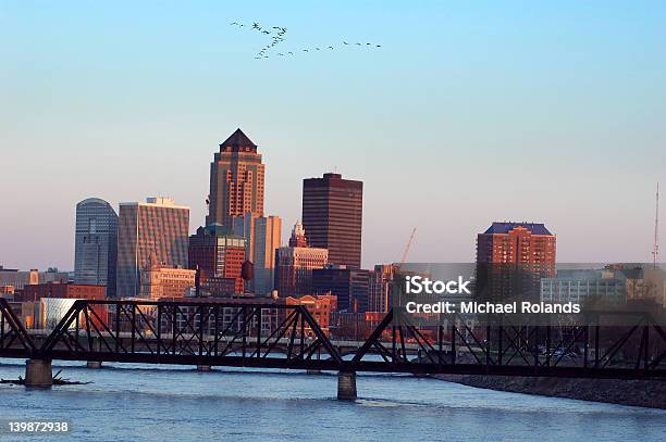 Des Moines Skyline - zdjęcia stockowe i więcej obrazów Des Moines - Stan Iowa - Des Moines - Stan Iowa, Stan Iowa, Panorama miasta