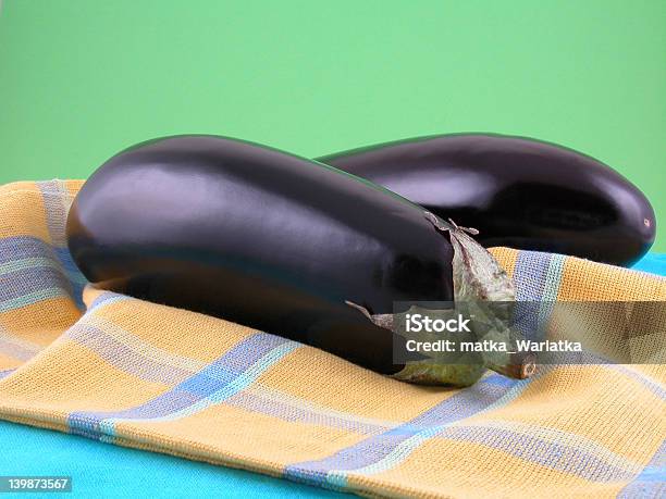 Eggplants - オーガニックのストックフォトや画像を多数ご用意 - オーガニック, カットアウト, ギニア