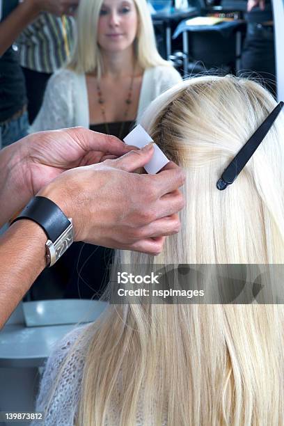 Photo libre de droit de Des Extensions 4 banque d'images et plus d'images libres de droit de Cheveux blonds - Cheveux blonds, Pince à papier, Adulte