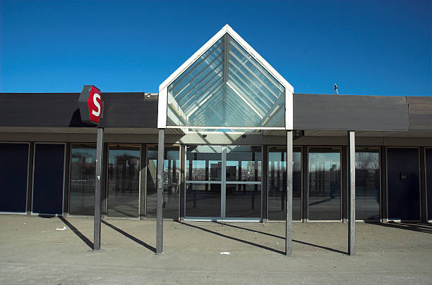 S-tog train station The entrance of Hundige train station in Denmark alintal stock pictures, royalty-free photos & images