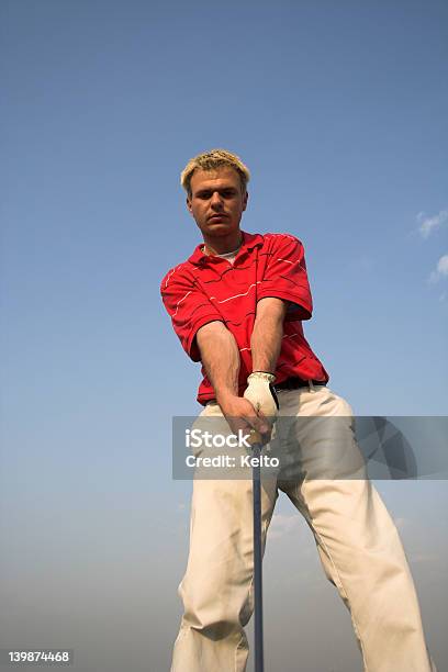 Juegue Golf Foto de stock y más banco de imágenes de Adulto - Adulto, Aire libre, Azul