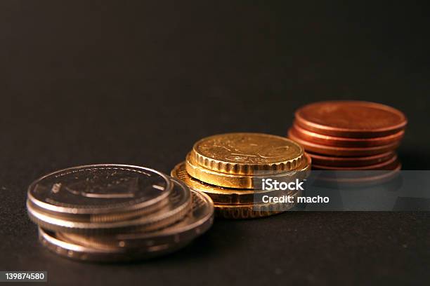 Monedas Foto de stock y más banco de imágenes de Actividades bancarias - Actividades bancarias, Agricultura, Aspiraciones