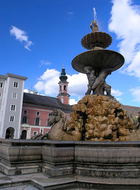 istock Statue in Salzburg 139874773