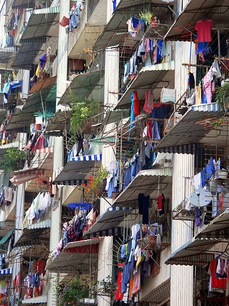 apartamento lavanderia ásia - manila apartment poverty slum - fotografias e filmes do acervo