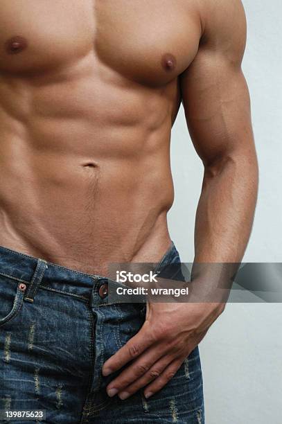 Torso Masculino Muscular Foto de stock y más banco de imágenes de Abdomen - Abdomen, Abdomen humano, Adolescente