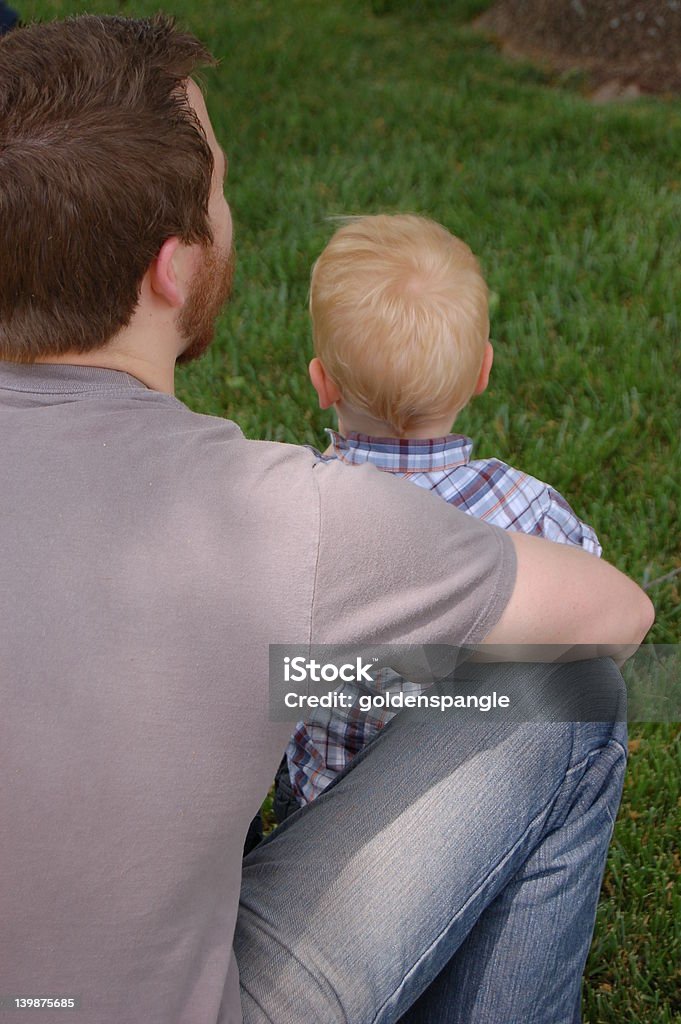 Vater und Sohn, die gemeinsam - Lizenzfrei Alleinerzieher Stock-Foto