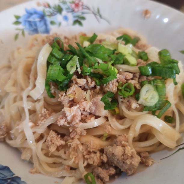 istock Mi ayam or chicken noodle 1398759203