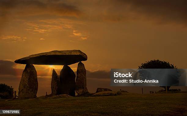 Pentre Ifan - zdjęcia stockowe i więcej obrazów Dolmen - Dolmen, Antyki, Archeologia