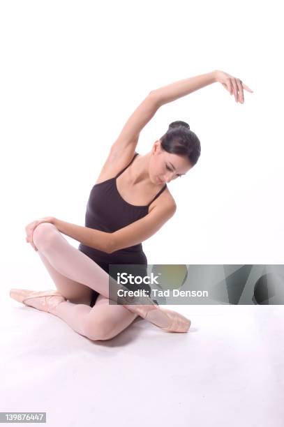 Ballerino Di Stretching - Fotografie stock e altre immagini di 1920-1929 - 1920-1929, Adolescente, Adulto