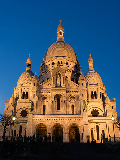 istock The Sacre Coeur at twilight 139877350