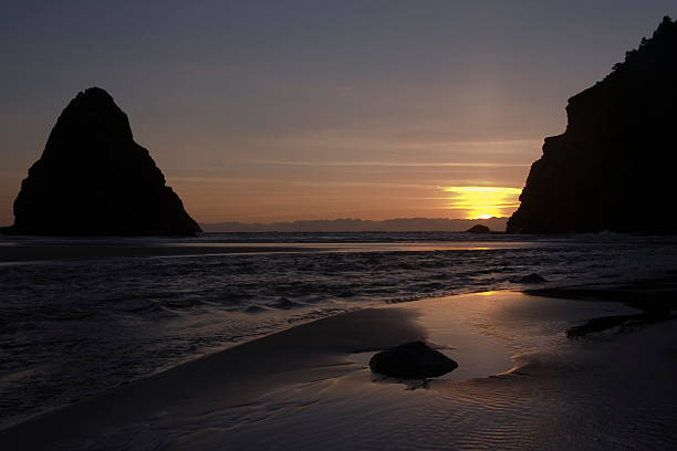 istock Sunset at Whale's Head Rock 1 139877630