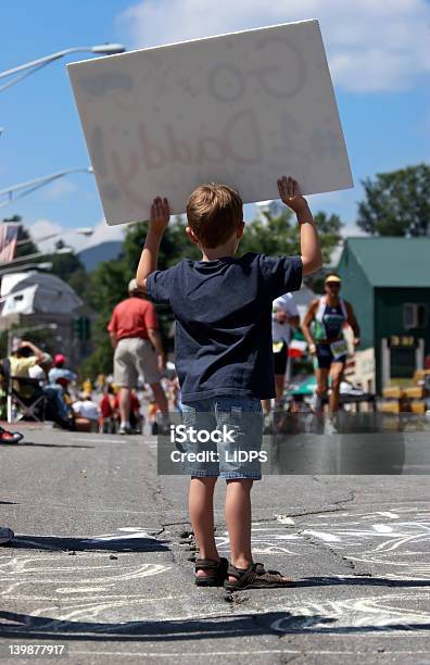 Photo libre de droit de Aller1 Daddy banque d'images et plus d'images libres de droit de Marathon - Marathon, Soutien, Limites du terrain