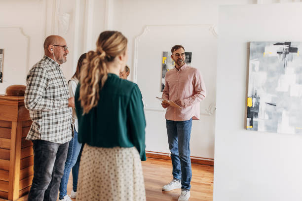 istock People in art gallery 1398782532