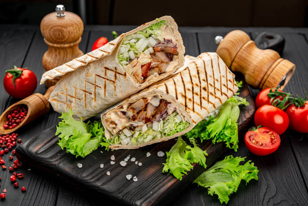 istock Shawarma with grilled beef and vegetables 1398785649