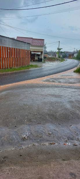 istock flooded street 1398786794