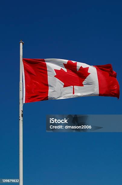 Канадский Флаг — стоковые фотографии и другие картинки Канада - Канада, Без людей, Белый