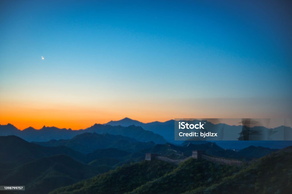 The conjunction of Venus and Jupiter The conjunction of Venus and Jupiter,May 1, 2022, panlongling Great Wall in Beijing, China. Star - Space Stock Photo