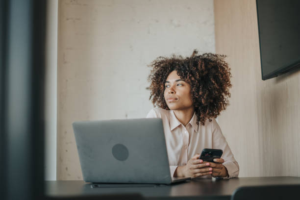 istock Businesswoman working at her desk 1398805668