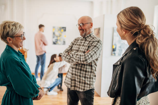 istock People in art gallery 1398806687