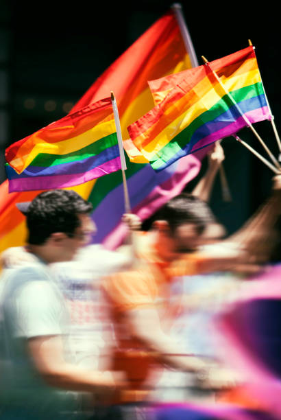 nova york orgulho gay de março de - flag gay man american culture rainbow - fotografias e filmes do acervo