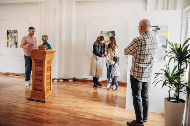 istock People in art gallery 1398810961