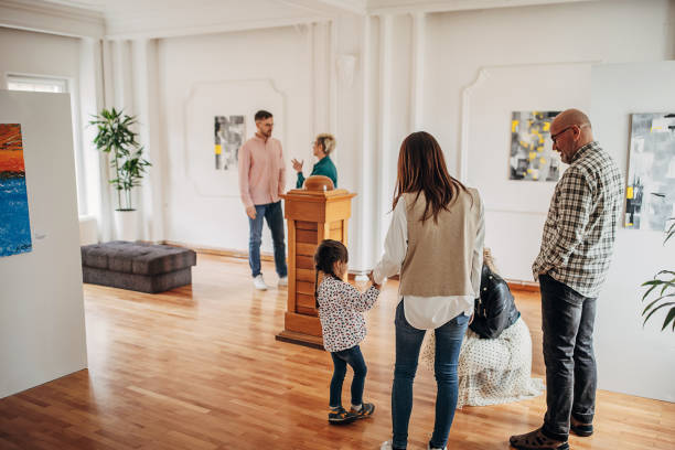istock People in art gallery 1398810990