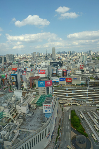I took this picture when I visited the service center of a camera manufacturer in a skyscraper in front of Shinjuku station for camera maintenance. The shooting data is 2022/5/23 Shinjuku-ku, Tokyo Japan