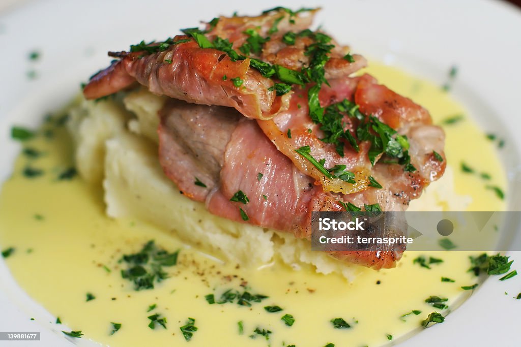 Vitello Scallopini con Beure bianco. - Foto stock royalty-free di Appoggiarsi