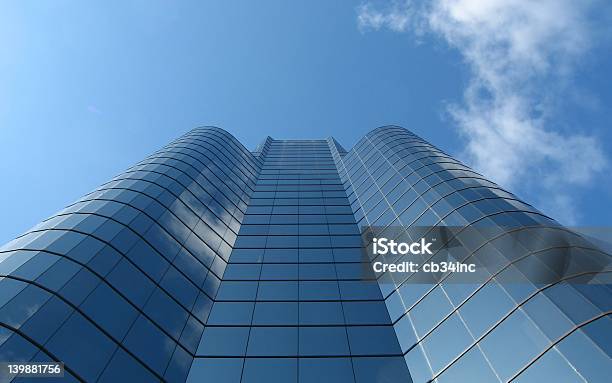 Foto de Edifício 4 e mais fotos de stock de Alto - Descrição Geral - Alto - Descrição Geral, Arquitetura, Arranha-céu