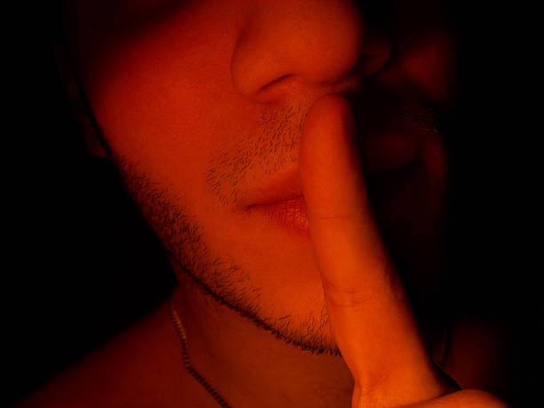 shh&nbsp;! - decieve photos et images de collection