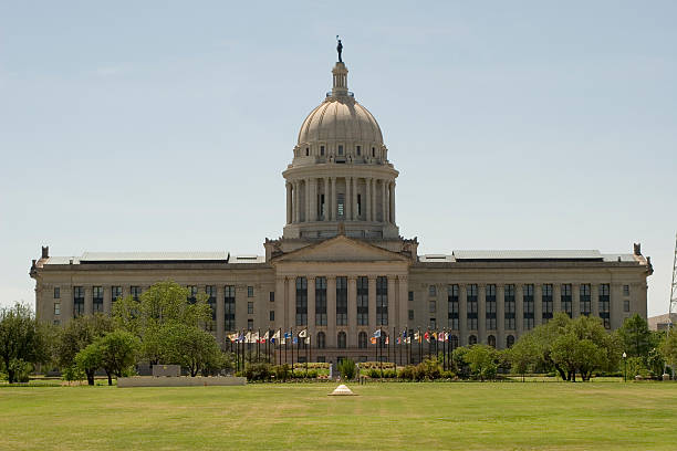 capitólio do estado de oklahoma city, ok - oklahoma state capitol - fotografias e filmes do acervo