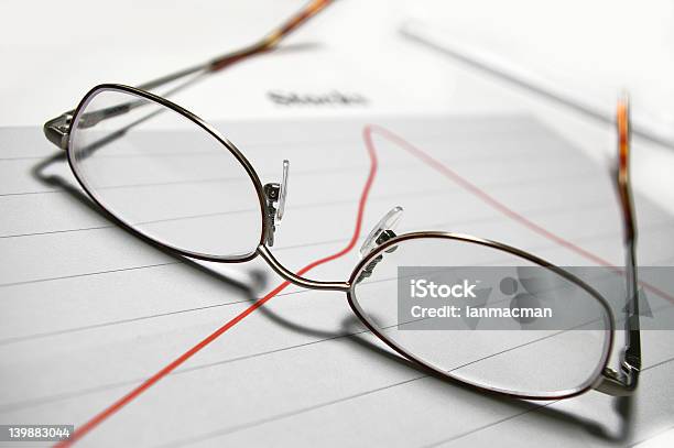 Gafas De Gráficos Foto de stock y más banco de imágenes de Actividades bancarias - Actividades bancarias, Aislado, Arriba de