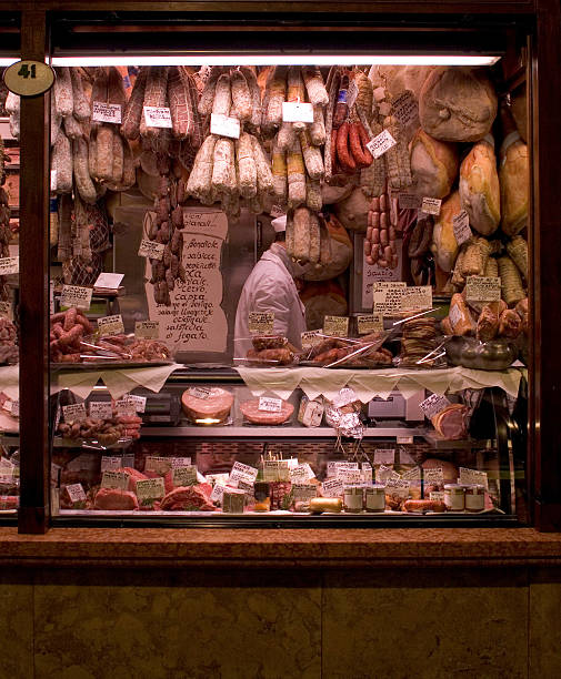 fleisch-markt - butchers shop meat sausage store stock-fotos und bilder