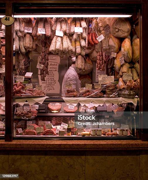 Mercado De La Carne Foto de stock y más banco de imágenes de Italia - Italia, Carnicería, Tienda delicatessen