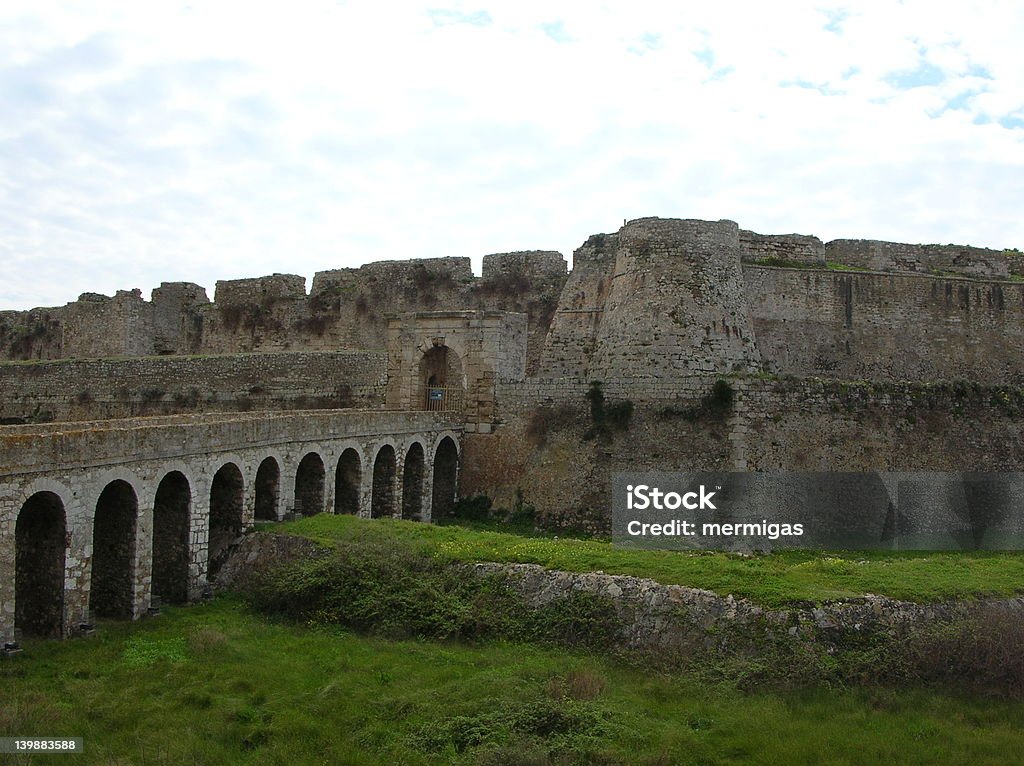 Castelo de portão e paredes - Royalty-free Antigo Foto de stock