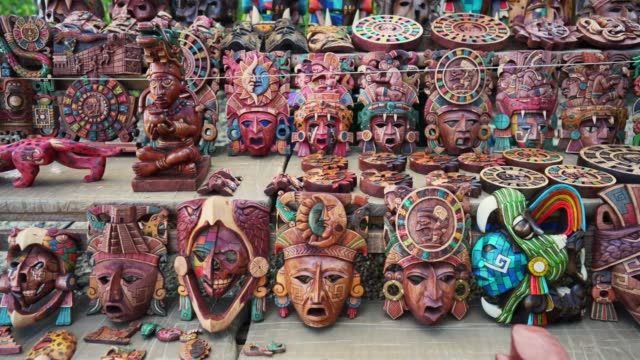 Mayan masks for sale near Chicken Itza
