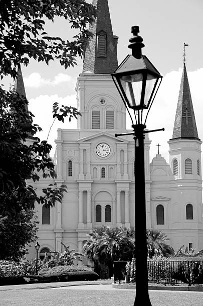 istock B&W St. Louis Cathedral With Lamp Post 139885347