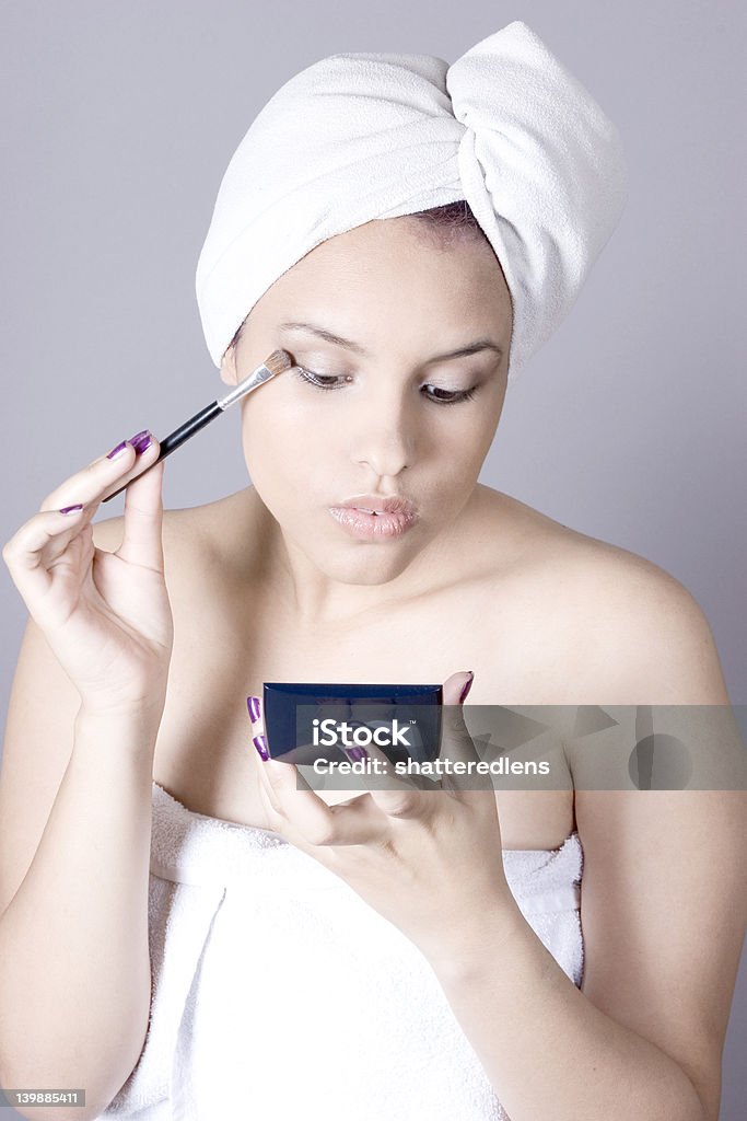 Putting en maquillaje - Foto de stock de Adulto libre de derechos