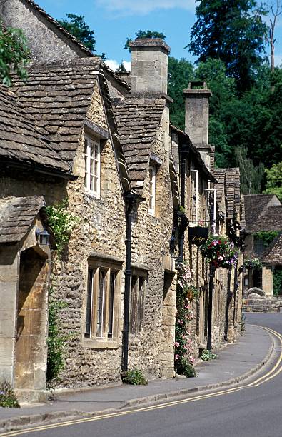 istock Old English Street 139885995
