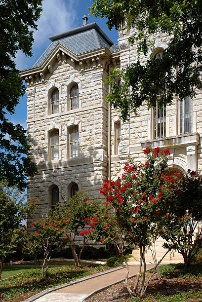 istock Historic Courthouse In Granbury, Texas 139886028