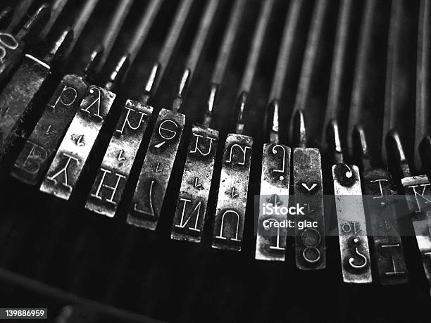 Schwarz Und Weiß Schreibmaschine Stockfoto und mehr Bilder von Hammer - Hammer, Schreibmaschine, Abstrakt