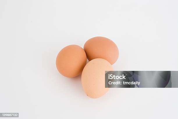 Marrón Huevos 10 Foto de stock y más banco de imágenes de Alimento - Alimento, Beige, Belleza