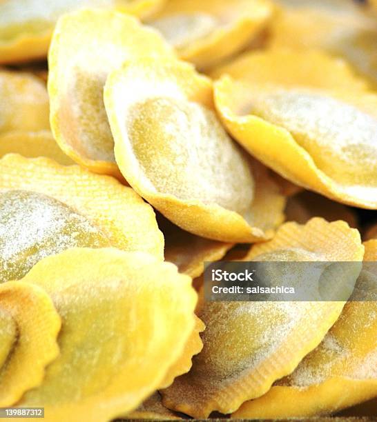 Frische Pasta Stockfoto und mehr Bilder von Fotografie - Fotografie, Frische, Gelb
