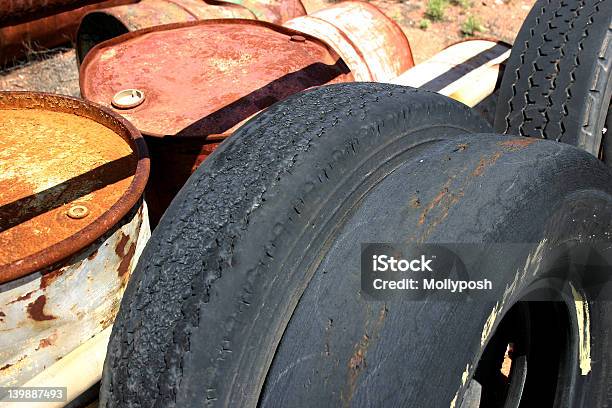 Autofriedhof Papierkorb Stockfoto und mehr Bilder von Reifen - Reifen, Alt, Australien