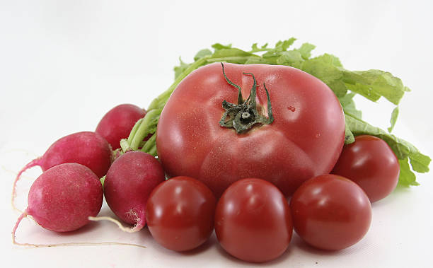 Verduras rojo sobre fondo blanco - foto de stock