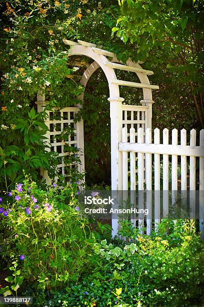 White Picket Fence With Arch Stock Photo - Download Image Now - American Culture, Architecture, Boundary