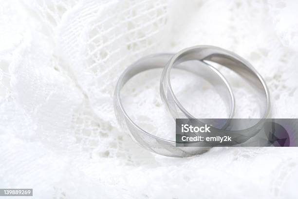 Foto de Anéis De e mais fotos de stock de Casamento - Casamento, Aliança de noivado, Amor