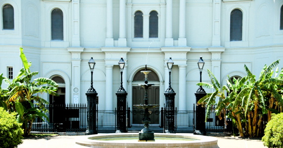 Fountain scenery in front of St. Louis Cathedral