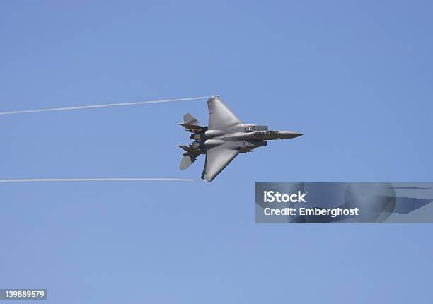 Contrails Jet - Fotografie stock e altre immagini di Aereo di linea - Aereo di linea, Aereo privato, Aeronautica militare americana